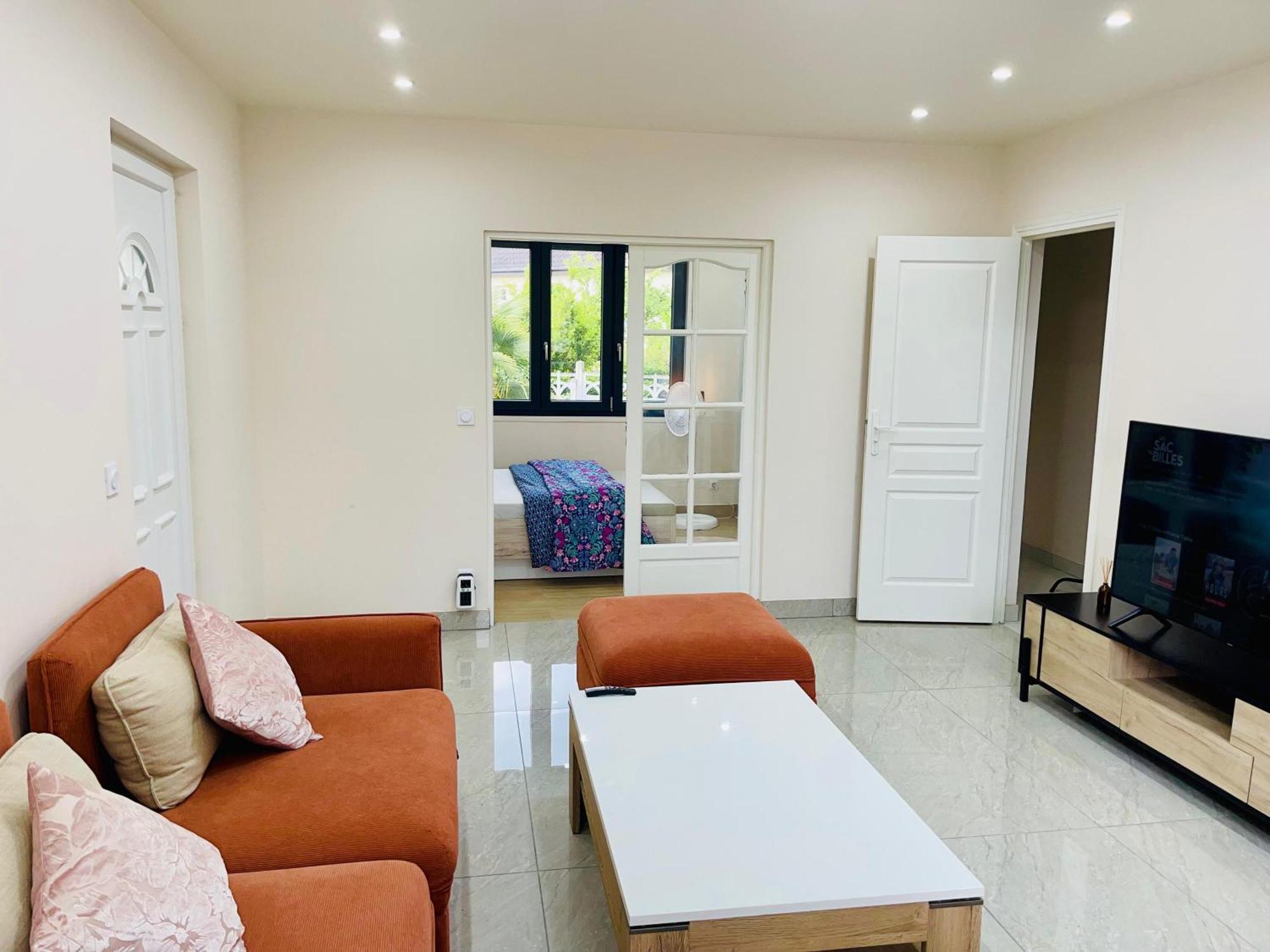 Stylish, Calm And Green Home Stay Saint-Fargeau-Ponthierry Buitenkant foto